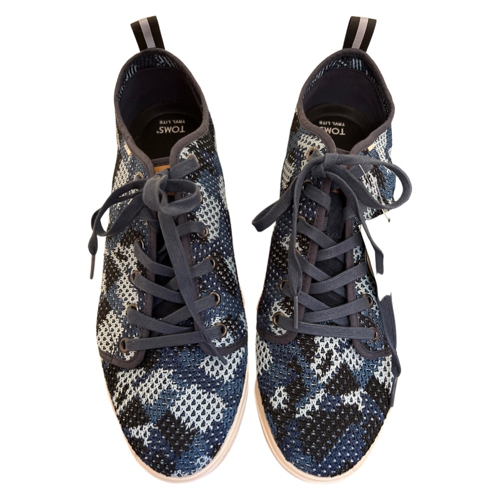 Tom’s Men’s Trvl Lite Low Camo Knit Sneakers. BRAND NEW With box. Size 11.5
